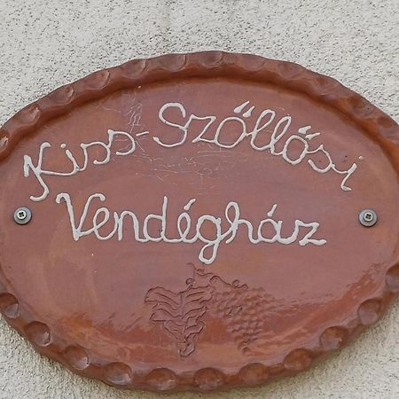 Kiss-Szollosi Vendeghaz Debreţin Exterior foto