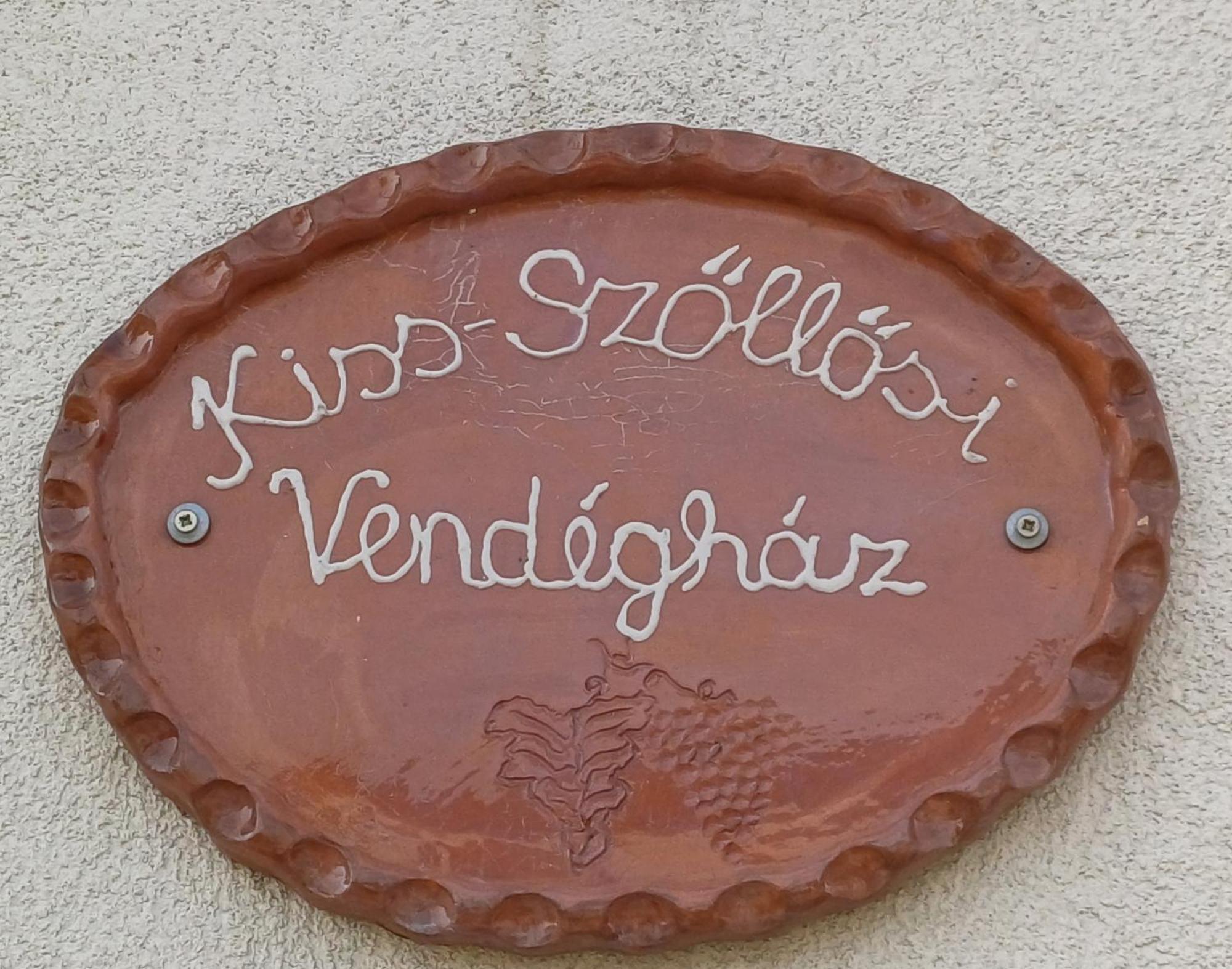 Kiss-Szollosi Vendeghaz Debreţin Exterior foto
